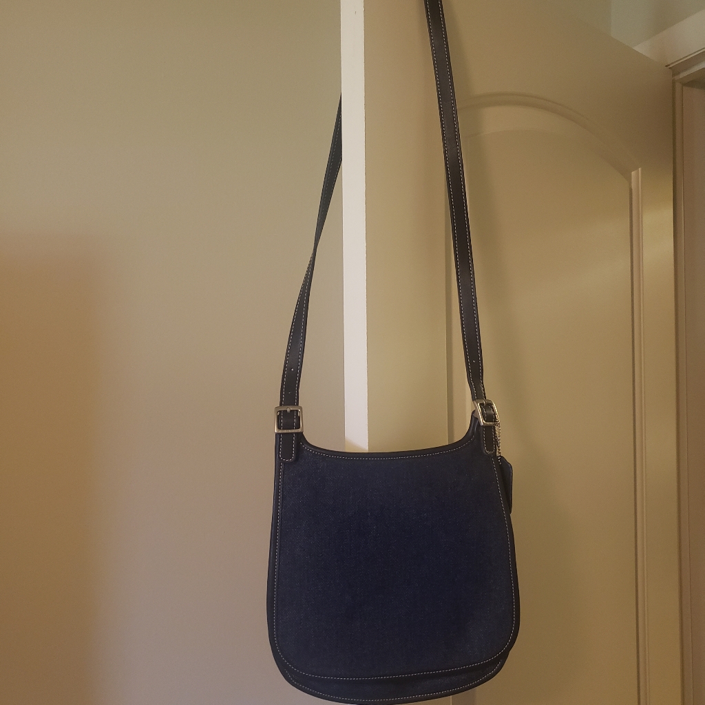 Vintage Authentic Coach Crossbody